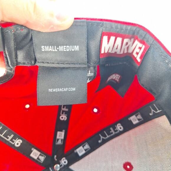 Marvel Deadpool New Era 9FIFTY Snapback Flat Brim Bill Hat Cap Red Black - Picture 8 of 8